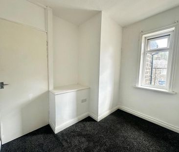3 bedroom end of terrace house to rent - Photo 2