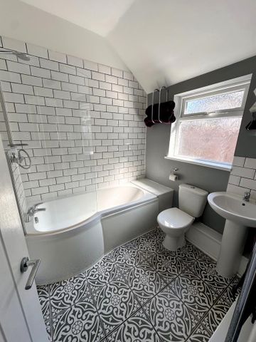2 bedroom terraced house to rent - Photo 5
