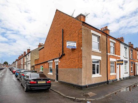 ✨ Fresh, Friendly & Fully Loaded! A Top-Tier Houseshare in Nuneaton - Photo 4