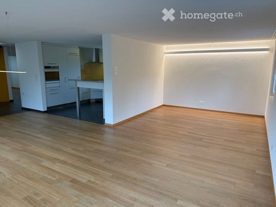 Grosszügiges 8.5-Zimmer-Einfamilienhaus an ruhiger, naturnaher Lage - Foto 1