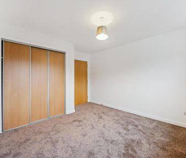 3 bedroom flat to rent - Photo 5