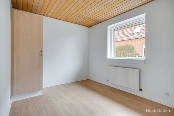 Hyggeligt rækkehus i Skt Klemens med egen have og parkeringsplads - Foto 1