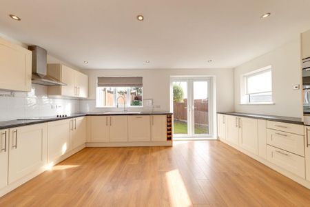 3 bedroom semi-detached house to rent - Photo 4