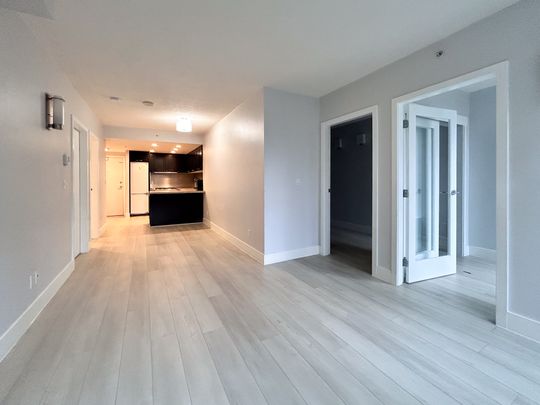 Bright 2 Bed + Solarium In Yaletown | Homer Street | Parking • Views - Photo 1