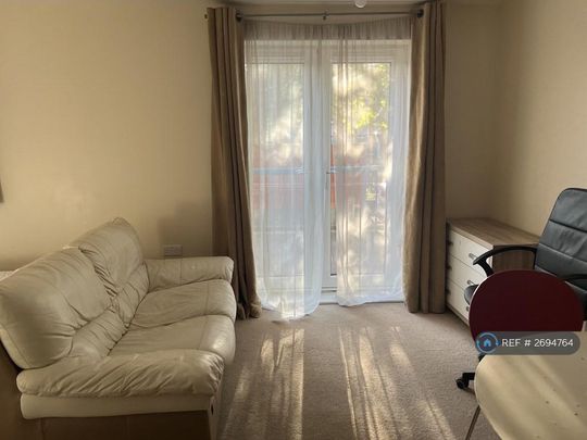 Studio to rent - Photo 1