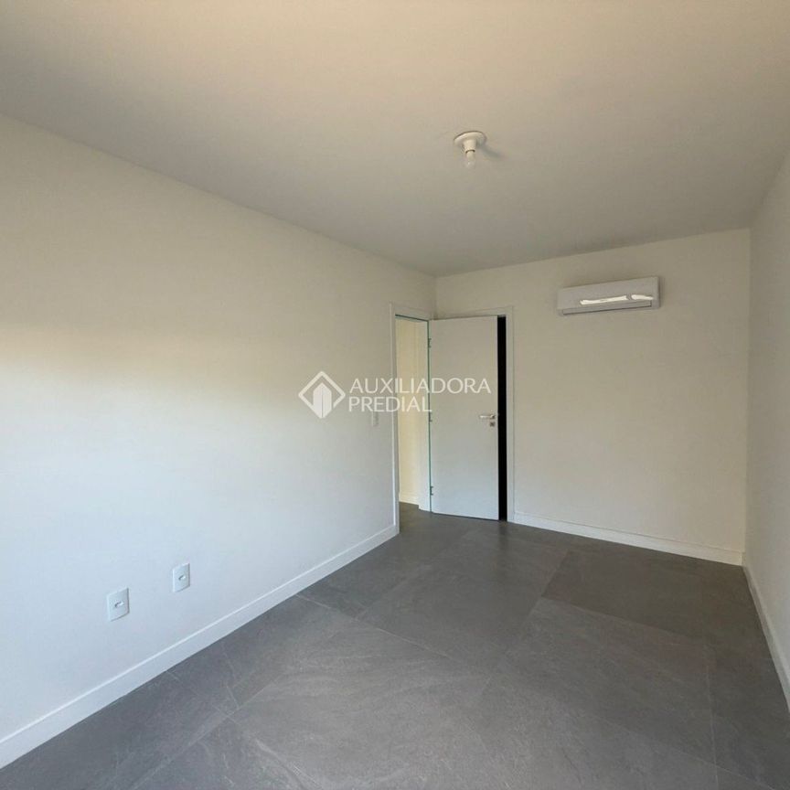 Apartamento com 2 quartos e 90m² para alugar em Lagoa da Conceição, Florianópolis. - Photo 1