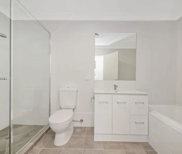 Modern 3 Bedroom Home - Photo 6