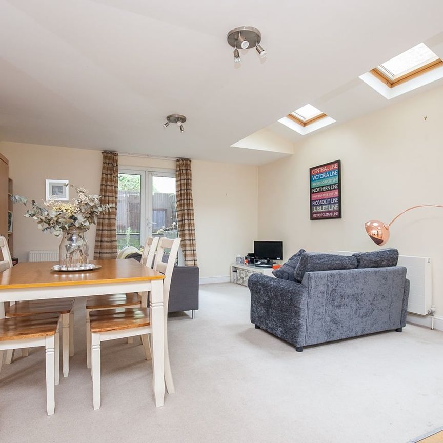 2 Bed Flat, Leander Road, SW2 - Photo 1