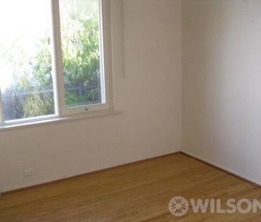 Light, bright one bedroom on the first floor - Photo 5