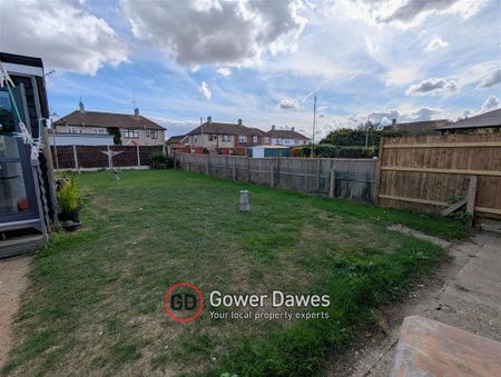 3 bedroom semi-detached house to rent - Photo 3