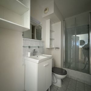 Location Appartement 2 pièces 27m² ORLEANS 45000 - Photo 2