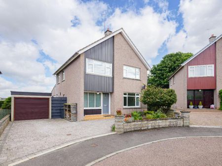 3 bedroom detached house to rent - Photo 4