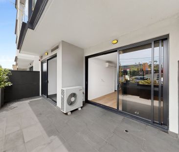 Modern 2-Bedroom Apartment with Private Terrace - Photo 5