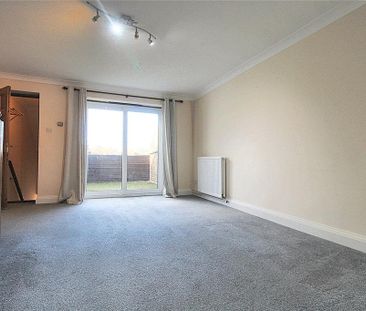 2 bedroom end of terrace house to rent - Photo 2