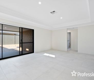 Modern 4-Bedroom Home! - Photo 2