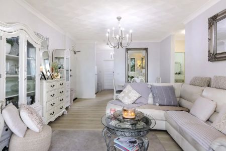 Two Bedroom Apartment In Convenient Location - Photo 4