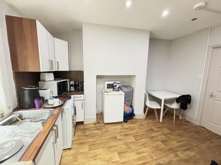 52C St. Michaels Road, Leeds, LS6 3BG - Photo 4