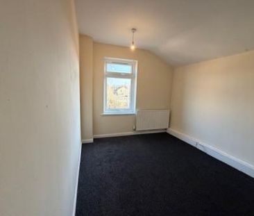 3 bedroom Terraced House To Let - Photo 3