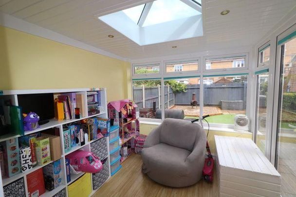 3 bedroom semi-detached house to rent - Photo 1