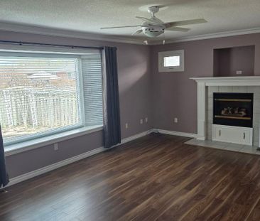 For Lease - 7564 REDHAVEN Crescent, Niagara Falls, Ontario - Photo 2