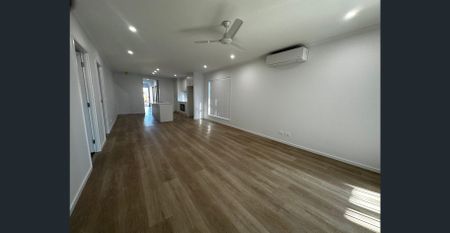 Near new low maintenance family home - Photo 5