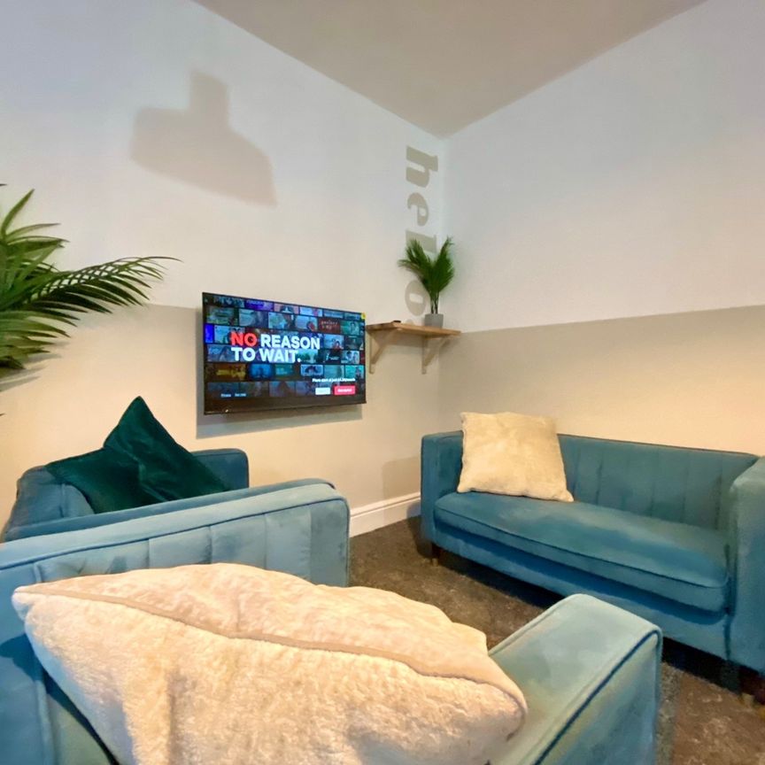 6 Bed Terraced House, Blantyre Road, L15 - Photo 1