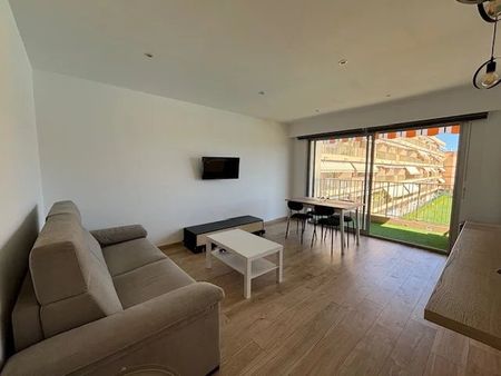 Location Appartement 2 pièces 45m² MANDELIEU LA NAPOULE 06210 - Photo 2