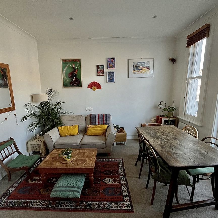 2 Bed Flat, Fairholme Road, W14 - Photo 1