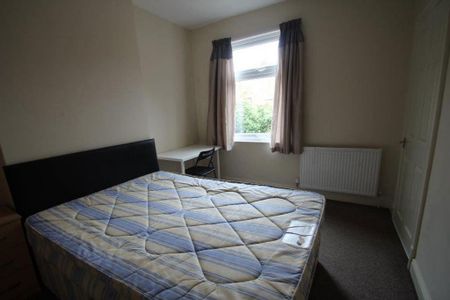 4 bedroom terraced house to rent - Photo 5