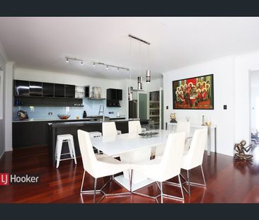 MAGNIFICENT FAMILY HOME WITH LUXURY FINISHES & RESORT-STYLE POOL - Photo 6