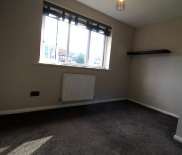 2 bedroom end of terrace house to rent - Photo 5
