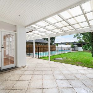 Character Charm & City-Fringe Convenience in Prestigious Parkside - Photo 2