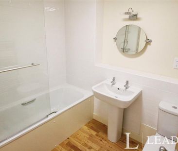 2 bedroom flat to rent - Photo 5