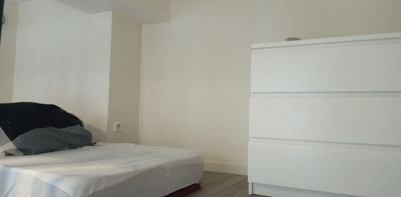 Location Appartement 1 pièce 13m² VALENCIENNES 59300 - Photo 2