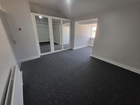 4 bedroom terraced house to rent - Photo 4