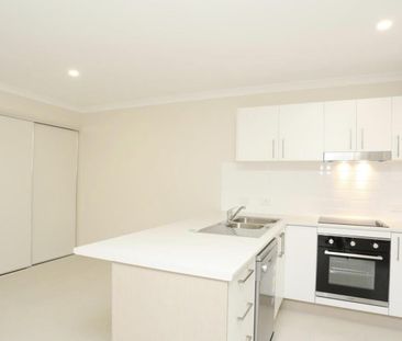Spacious Three-Bedroom Duplex in Family-Friendly Estate - Photo 2