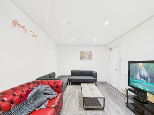 House share to rent - Photo 1