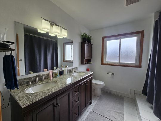 For Lease - 42 Millpond Place, Hamilton, Ontario - Photo 1