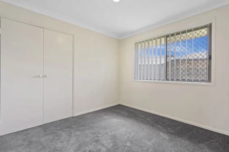 Four bedroom home with air conditioning on large block.. - Photo 4