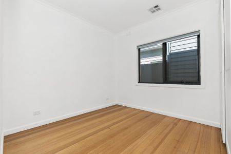 13 Deakin Street, Mitcham - Photo 3