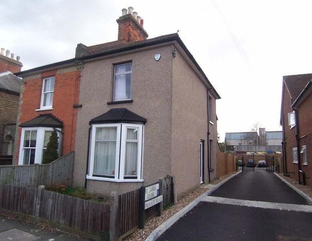 1 bedroom in a house share to rent - Photo 1