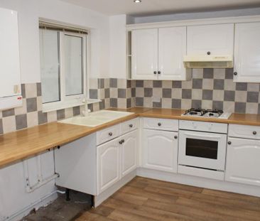 2 bedroom semi-detached house to rent - Photo 6