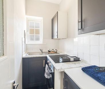 9 bedroom detached house to rent - Photo 6