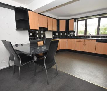 4 bedroom detached house to rent - Photo 1