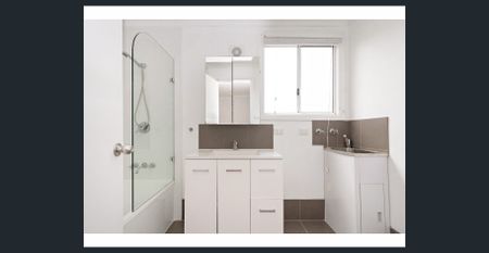 CONTEMPORARY LOW MAINTENANCE AIR-CONDITONED HOME - Photo 5