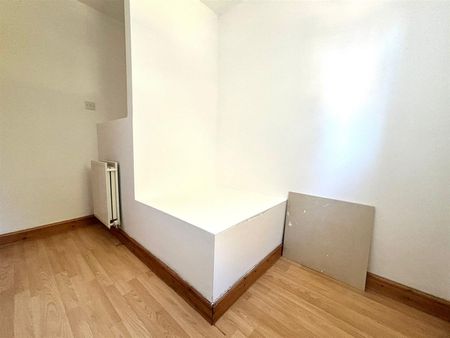 2 bedroom maisonette - Photo 4