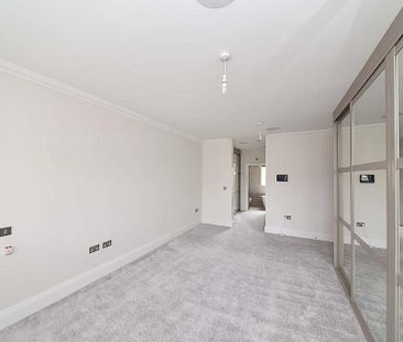 5 bedroom detached house to rent - Photo 4