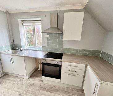 3 bedroom semi-detached house to rent - Photo 6