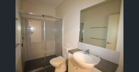 Two storey 2 bed, 2 bath apartment with terrace and Carspace - Photo 3