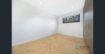 Brand New Luxury Family Home in a Highly Sought-After Location - Photo 2